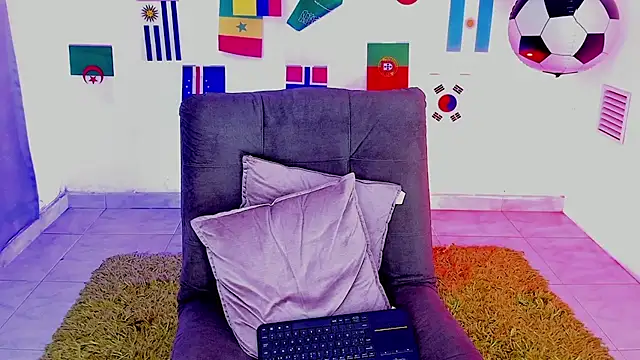 triiangel latinboy online show from July 17, 12:24 pm