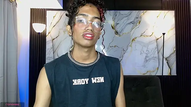 triiangel latinboy online show from May 8, 12:25 am