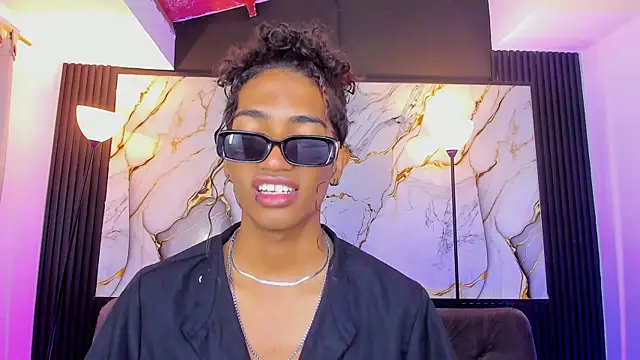 triiangel latinboy online show from June 10, 12:28 pm