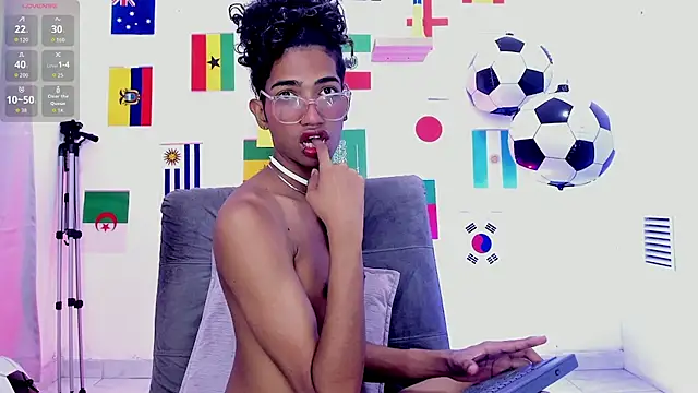 triiangel latinboy online show from July 10, 12:38 pm