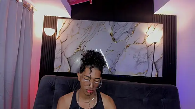 triiangel latinboy online show from May 18, 12:32 pm