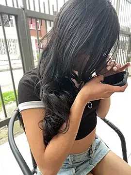 AlanaMartinez Pink online show from April 11, 6:55 pm