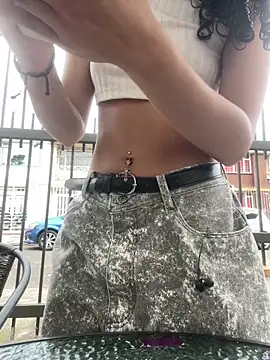 Snapshot of AlanaMartinez_Pink chatting on June 2, 2:17 pm AlanaMartinez Pink online show from June 2, 2:17 pm