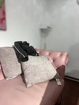 Snapshot of AlanaMartinez_Pink chatting on May 24, 5:40 am AlanaMartinez Pink online show from May 24, 5:40 am