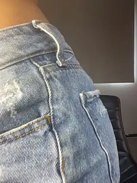 Snapshot of AlanaMartinez_Pink chatting on June 3, 2:33 pm AlanaMartinez Pink online show from June 3, 2:33 pm