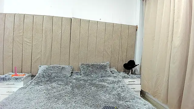 Snapshot of Aliss_beautiful chatting on April 9, 3:41 am Aliss beautiful online show from April 9, 3:41 am