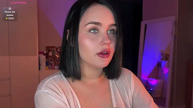 lola raze online show from April 22, 7:31 pm