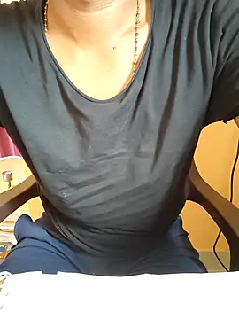 bullhottamil online show from April 17, 5:32 am