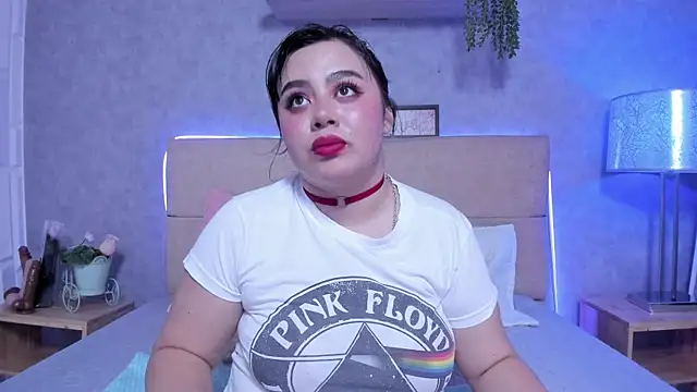 Snapshot of RoxaneBrown chatting on July 9, 7:46 pm RoxaneBrown online show from July 9, 7:46 pm