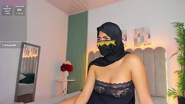 Layla amirah online show from May 1, 3:11 am