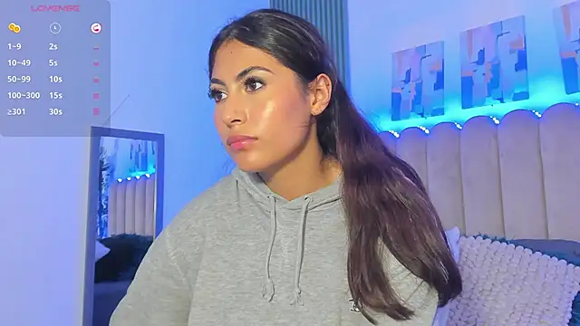 Layla amirah online show from May 21, 3:15 am