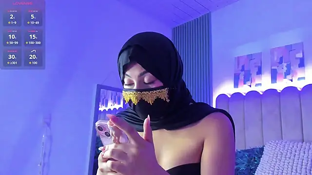 Layla amirah online show from April 26, 3:26 am