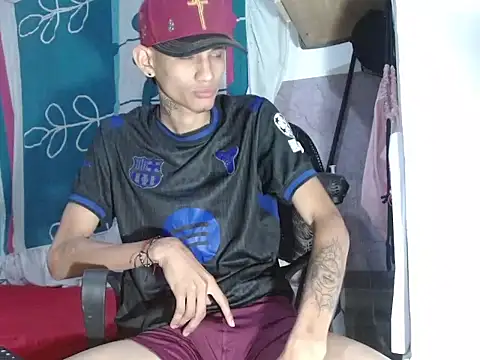 Brook 1707 online show from April 18, 12:02 am