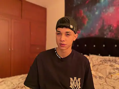 RoughDiamond  online show from April 26, 2:47 pm