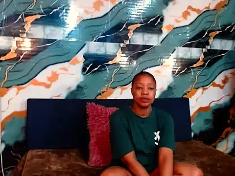 Snapshot of choclatelips_xxx chatting on July 17, 6:10 am choclatelips xxx online show from July 17, 6:10 am
