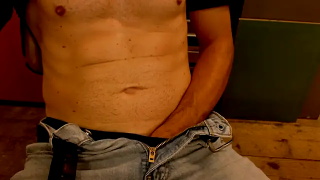 Blackandblue2000 online show from July 30, 2:38 pm