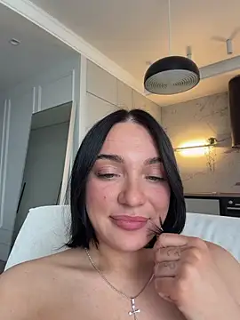 LucyHotty  online show from April 14, 10:09 am