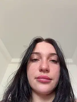 Snapshot of LucyHotty_ chatting on June 19, 7:14 am LucyHotty online show from June 19, 7:14 am