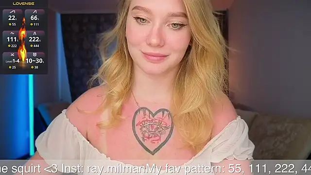 Snapshot of AliceMilr chatting on July 21, 9:54 am AliceMilr online show from July 21, 9:54 am
