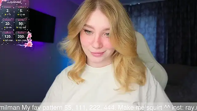 Snapshot of AliceMilr chatting on May 4, 11:35 am AliceMilr online show from May 4, 11:35 am