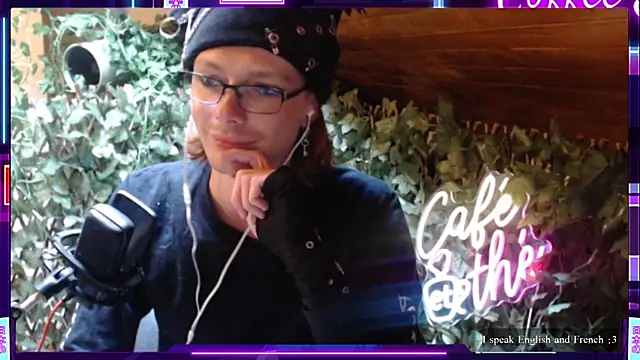 SkinnyAlex1312 online show from April 14, 3:28 pm