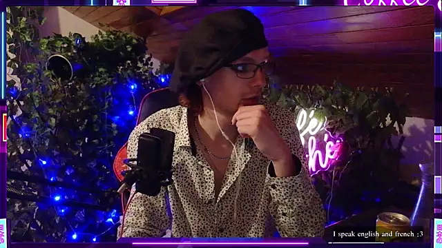 SkinnyAlex1312 online show from April 22, 7:20 pm