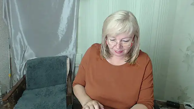 LavandaMay online show from July 7, 8:23 pm