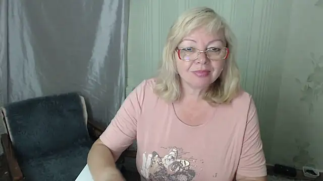 LavandaMay online show from June 21, 8:25 pm
