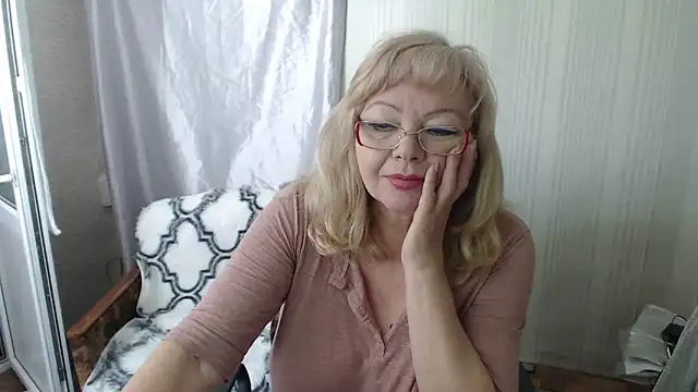 LavandaMay online show from April 30, 8:10 am