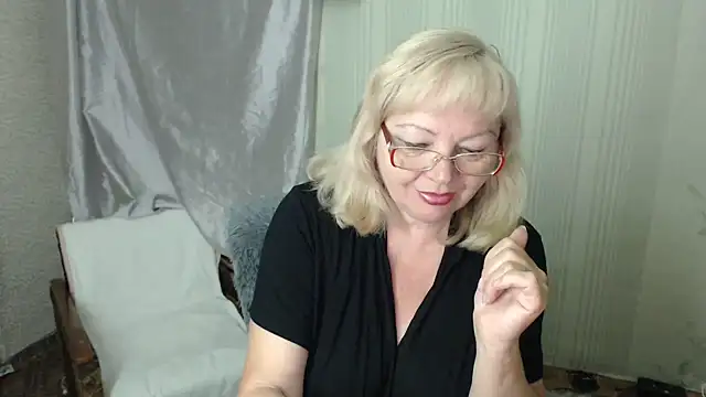 LavandaMay online show from June 14, 7:59 pm