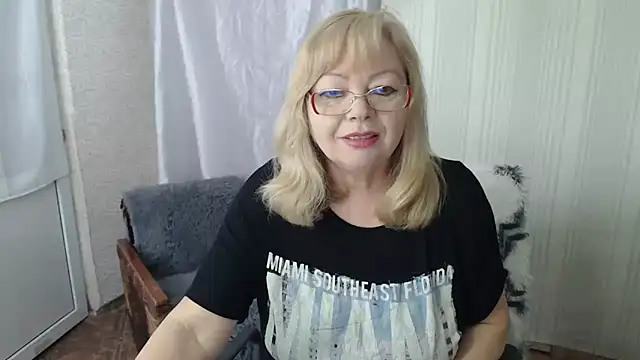 LavandaMay online show from April 20, 8:28 am