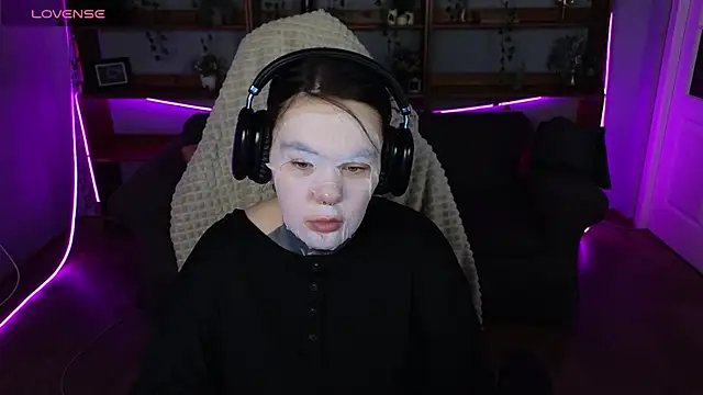 QwertyAnnie Lbo online show from April 15, 2:50 am