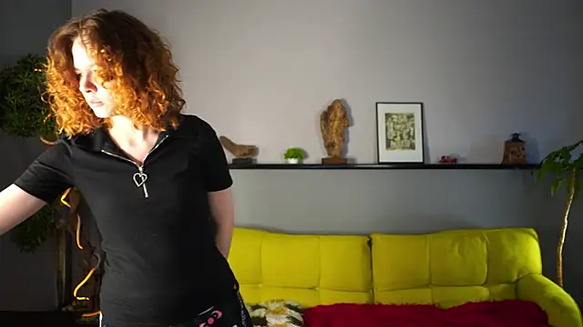 AgathaCarra online show from May 11, 1:45 pm