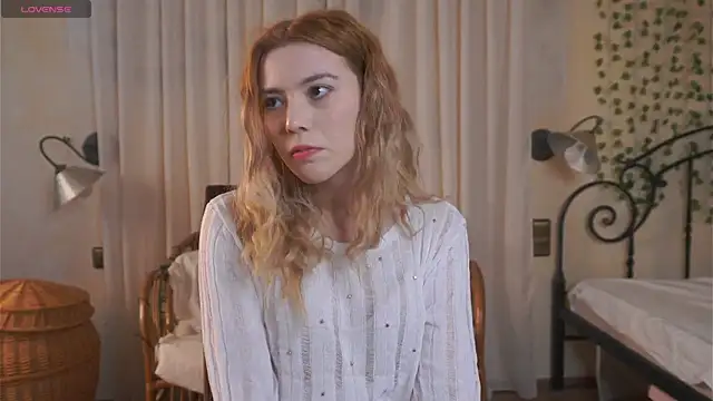 SonyaCubine online show from April 15, 11:59 am