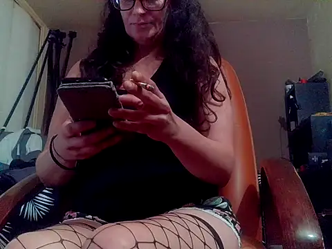Miliffhj online show from May 7, 9:34 am