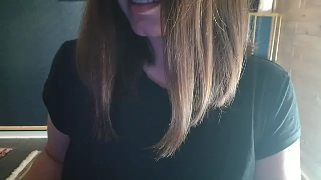 Snapshot of NicoleLove_ chatting on June 25, 5:34 am NicoleLove online show from June 25, 5:34 am