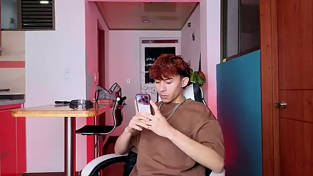 Ryan y tony online show from April 16, 6:52 pm