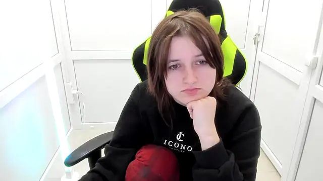 GoldenKiss online show from April 17, 6:49 am