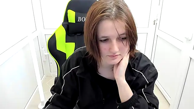 GoldenKiss online show from April 16, 6:47 am