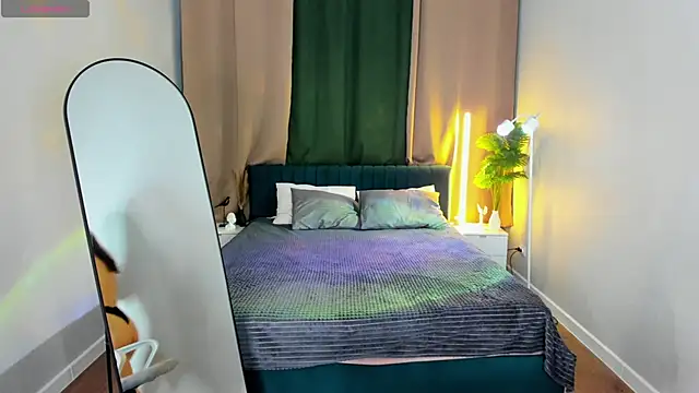 Nelie Evans online show from June 14, 5:14 pm
