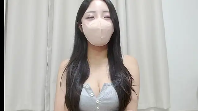 Snapshot of RIN_RIN__ chatting on August 4, 12:20 pm RIN RIN online show from August 4, 12:20 pm