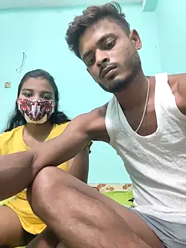 Hot-Couple4 online show from May 4, 4:32 pm