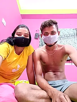 Hot-Couple4 online show from April 13, 6:01 pm