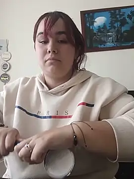 AliceScoot  online show from June 16, 4:40 pm