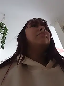 AliceScoot  online show from June 13, 5:55 pm