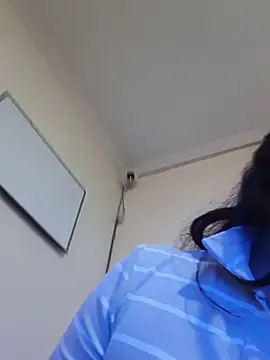 AliceScoot  online show from July 23, 6:04 pm