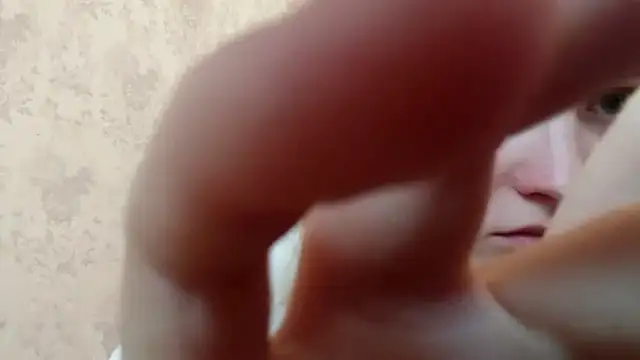 Snapshot of HomingClone chatting on April 10, 1:18 pm HomingClone online show from April 10, 1:18 pm