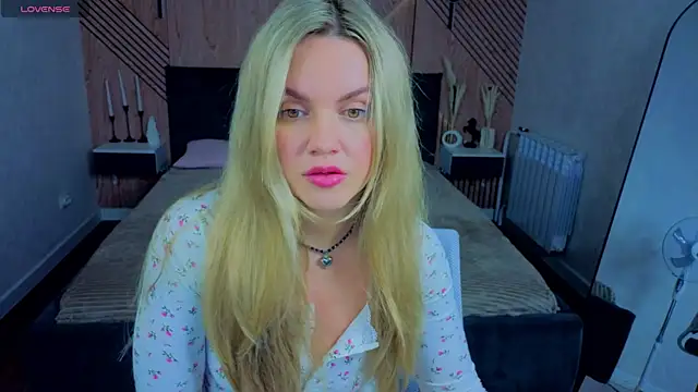 Jennifer Perezz online show from June 1, 5:01 pm