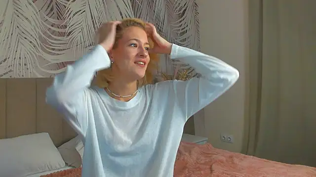 Snapshot of Lizzyvega chatting on April 25, 4:15 am Lizzyvega online show from April 25, 4:15 am