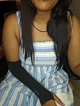 Snapshot of Tamilmoon006 chatting on July 15, 5:58 am Tamilmoon006 online show from July 15, 5:58 am